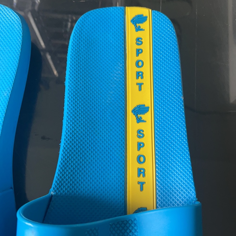 Versace flip flops - Picture 3 of 14